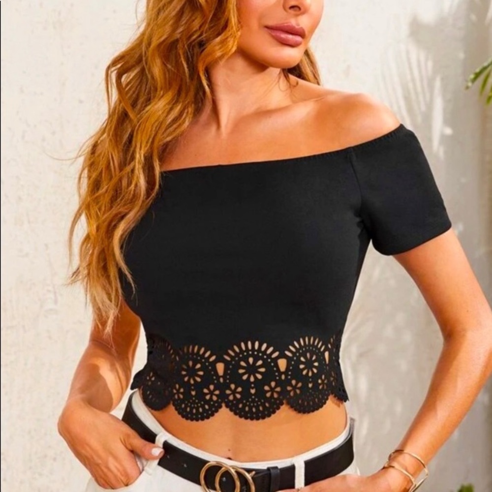 NWT SWEET LACE SHOULDER TOP  “NWT”